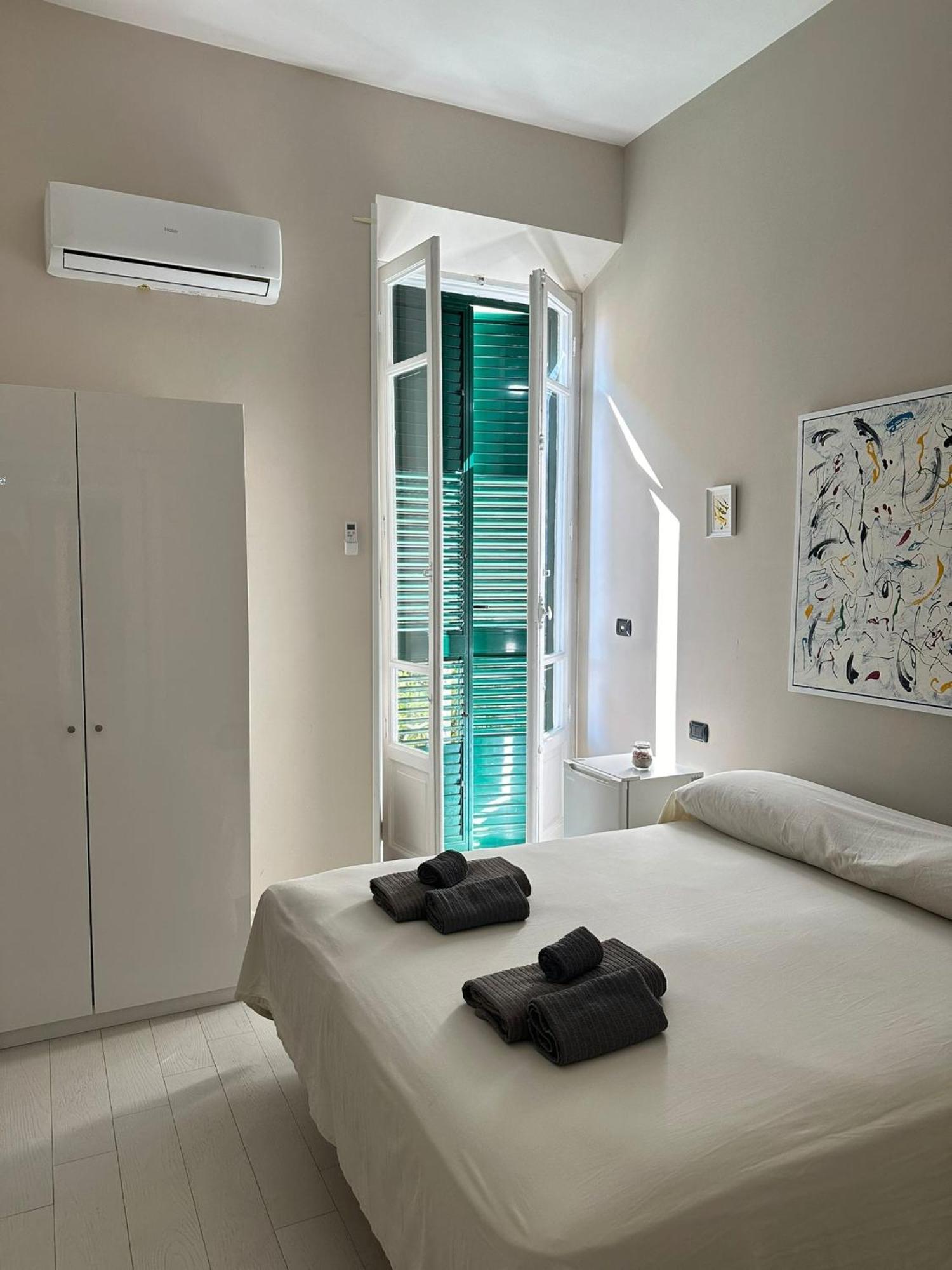 Le suites MaOr Gaète Extérieur photo